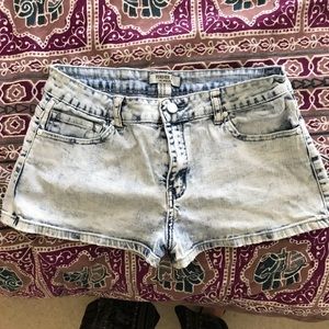 Forever 21 Light Wash Denim Shorts